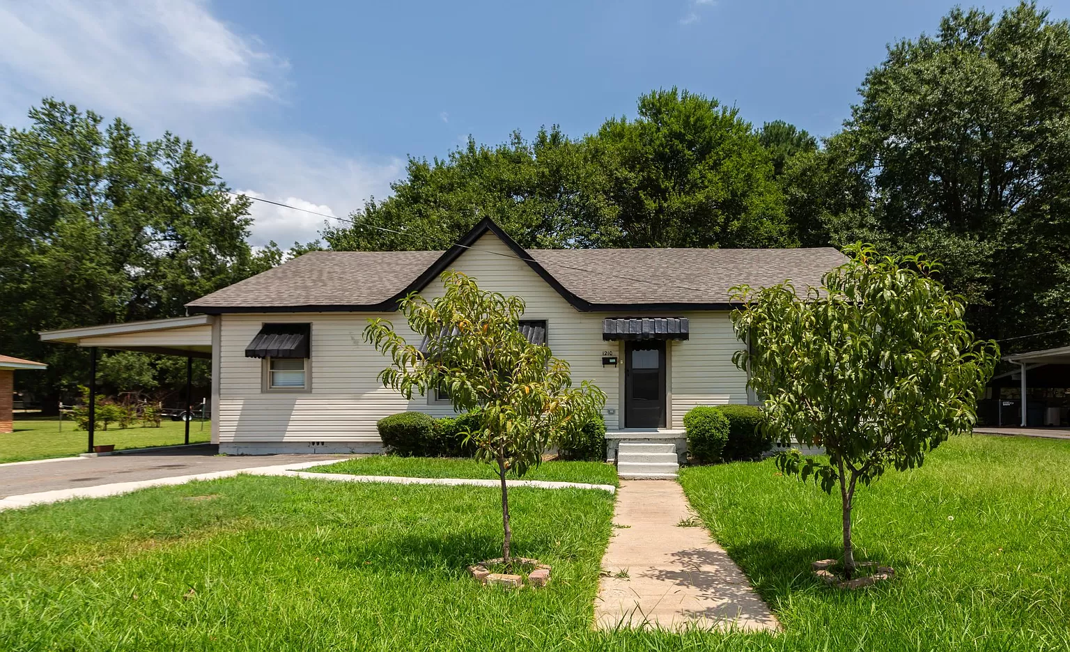 Property main image